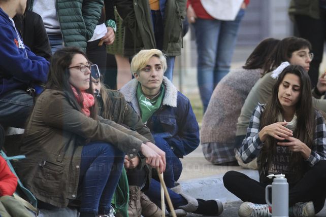 Los pañuelos verdes marcan presencia en las protestas sociales