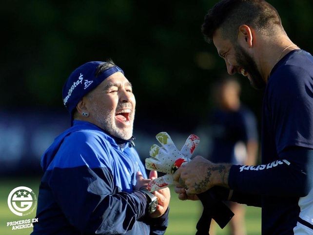 Diego Maradona y postal de la complicidad que tenía con Fatu Broun.