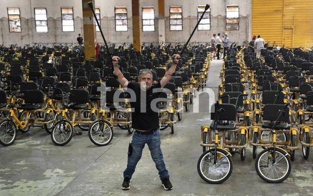 Subió al Himalaya con su bicicleta adaptada y su hazaña llegó a Netflix