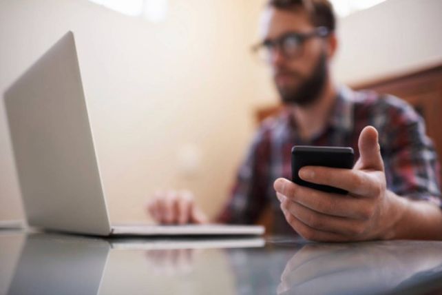 Los argentinos temen ser espiados por las cámaras de sus propios teléfonos y notebooks
