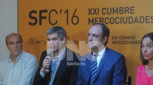 Peña instó a los gobernadores a definirse sobre la reforma política