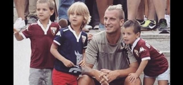 Maxi Lopez junto a sus hijos.
