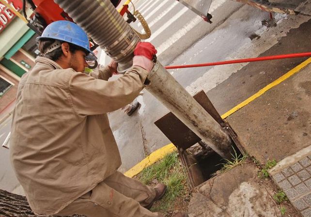 Desagües: ya se limpiaron más de 88 kilómetros de canales, conductos entubados y cunetas