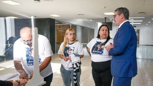El fiscal regional Matías Merlo acompañó a familiares de Ivana Garcilazo.