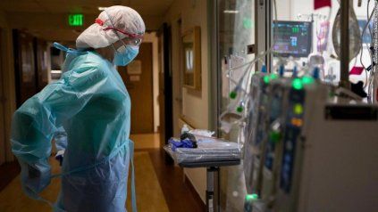 Una mujer vacunada contra el coronavirus dio a luz a una bebé con anticuerpos