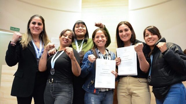 Boxeadoras homenajeadas en el Concejo Municipal.