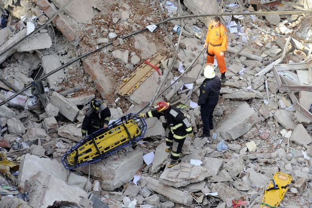 Identifican el cuerpo rescatado esta mañana y ya suman 19 las víctimas fatales por la explosión en Rosario