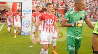 Vélez vendría a la carga por Mauro Pittón