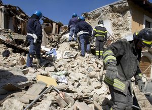 Sismo en Italia: al menos son 150 los muertos y 50 mil las personas sin hogar