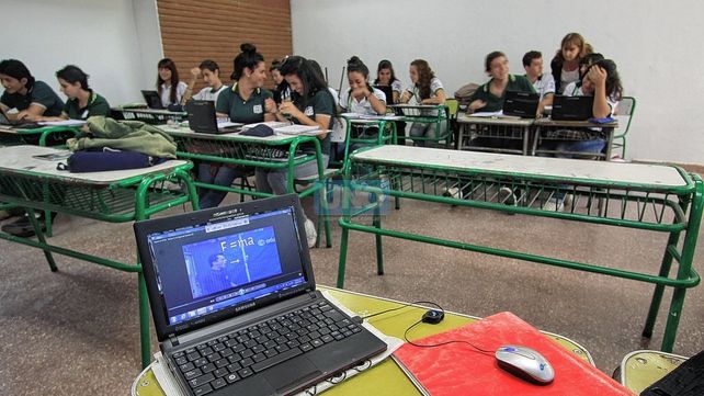 Proponen eliminar la posibilidad de que alumnos repitan año