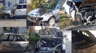 Un ataque sin precedentes de los quemacoches en la ciudad de Santa Fe, dejó 6 autos incendiados.Un ataque sin precedentes de los quemacoches en la ciudad de Santa Fe, dejó 6 autos incendiados.