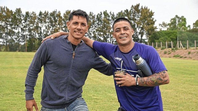 Brian Fernández inicia una nueva etapa en Fénix de Uruguay.