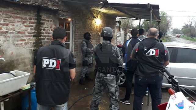 Se realizaron 10 allanamientos que terminaron con 5 detenidos, secuestro de armas y drogas