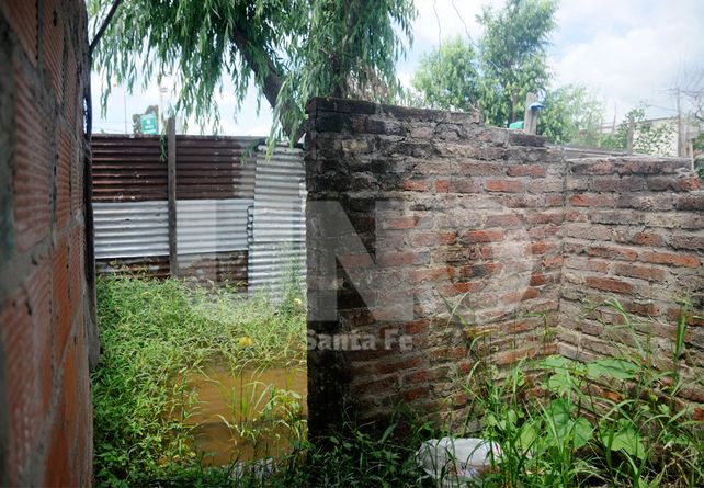 Vecinos de Barranquitas Oeste se inundan por una obra de desagües mal realizada