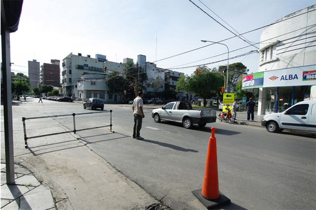 Ya se implementó la única mano en calle Salvador Caputto