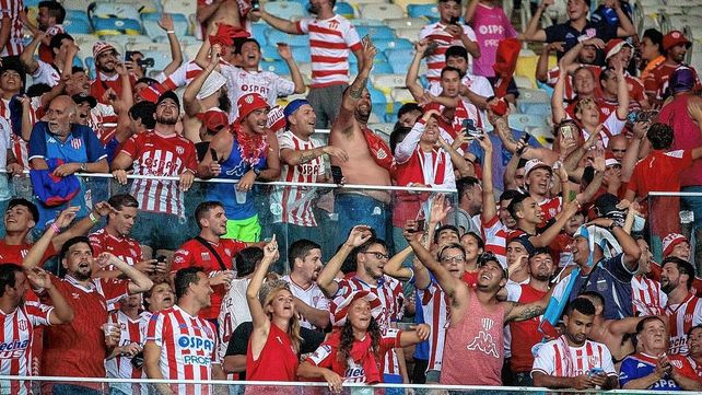 Los hinchas de Unión, dueños de la escena en Río de Janeiro