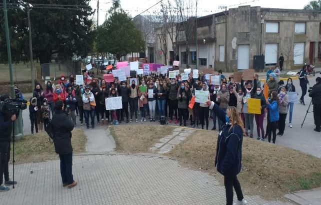 El recuerdo del femicidio de Julieta Delpino. Las marchas de los viernes ahora