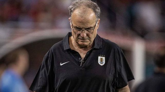 Marcelo Bielsa dejará de ser entrenador de la selección de Uruguay luego del Mundial