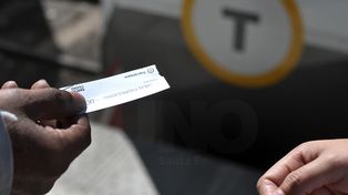 Tren urbano: volvió a las vías y funciona con tiques gratuitos