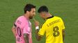 El picante cruce de Messi y el particular posteo de su rival luego del partido