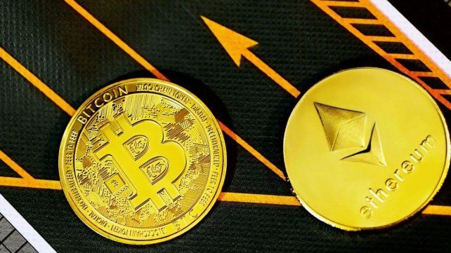 Bitcoin vs. Ethereum: ¿en cuál invertir en 2024?