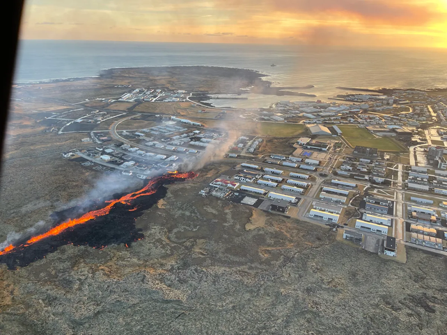 El río de lava se dirige directo al pueblo de Grindavik