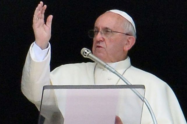 Francisco afirmó que “la humanidad necesita gestos de paz, nunca más la guerra”