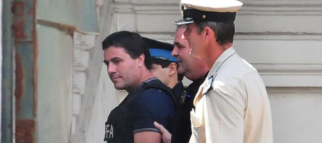 Carlos Ascaíni fue trasladado bajo custodia a los tribunales federales para prestar declaración en la causa que se le sigue por tráfico de drogas. (Foto: Télam)