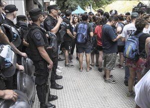 Organizaciones sociales reclaman asistencia alimentaria