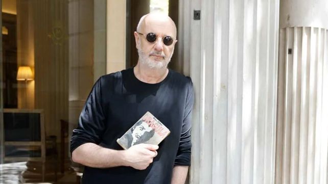 El estilo de los elementos surgió de la necesidad de Rodrigo Fresán de contar cómo y por qué pasó dos años sin ir al colegio sin que sus padres se dieran cuenta.&nbsp;