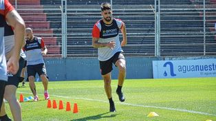 Favio Vázquez se afianzó en el mediocampo de Patronato