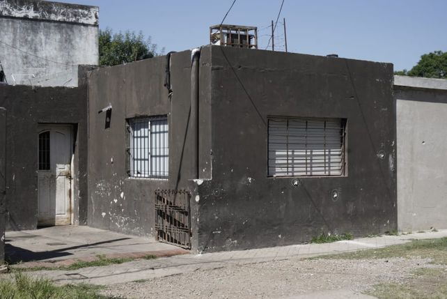 Al menos 20 balazos para matar a una mujer y herir a su bebé de 6 meses