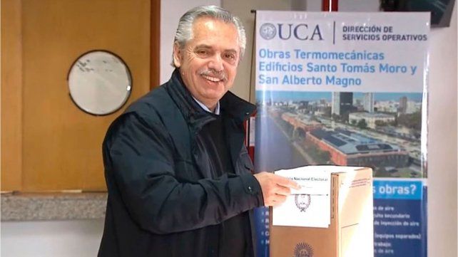 Votó Alberto Fernández y destacó que es un día importante para la democracia que cumple 40 años Votó Alberto Fernández y destacó que es un día importante para la democracia que cumple 40 años