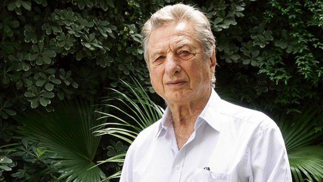 Denuncian penalmente a Mauricio Macri por el acuerdo del Correo que beneficia a su padre