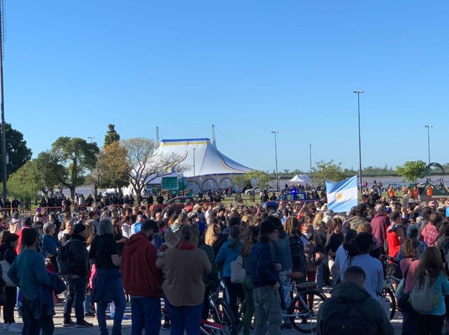 Las imágenes de los incidentes del Monumento por la protesta anticuarentena