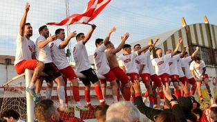 Así festejaron los protagonistas la conquista del Apertura de la Liga Deportiva del Sur.