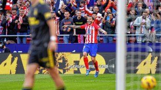 Ángel Correa festeja uno de sus goles.