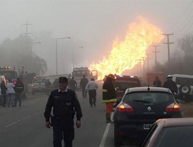 La explosión obligó a la evacuación de todo el personal de la central.(Foto: twitter@eldoceblog )