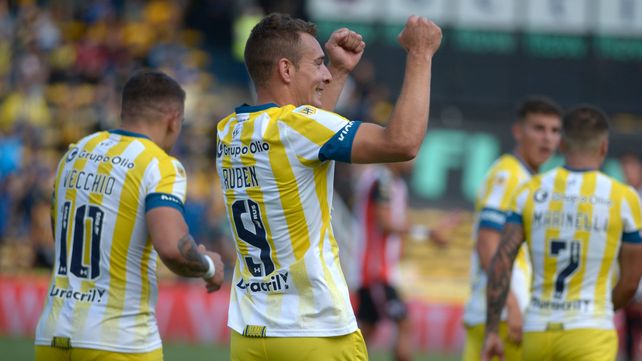 Juntos a la par. Emiliano Vecchio y Marco Ruben se complementan de gran manera.