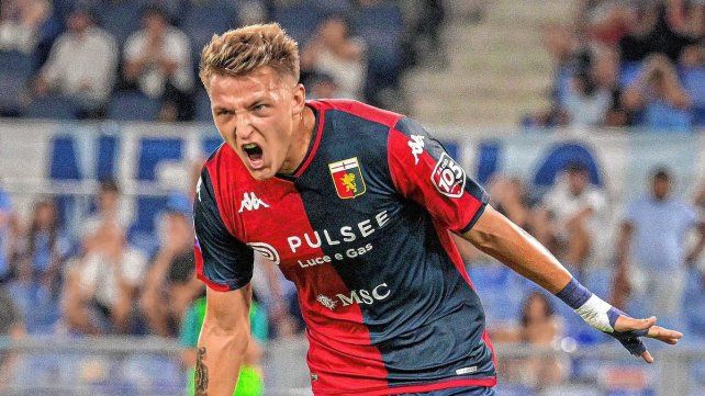 Mateo Retegui apareció con su cuota goleadora para el triunfo de Genoa ante Lazio.