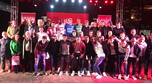 Se presentó la nueva indumentaria de Unión