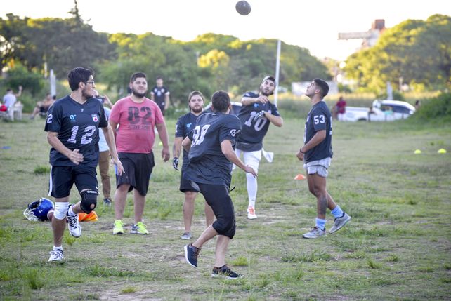 El momento de la conexión entre el&nbsp;quarterback y el corredor.&nbsp;