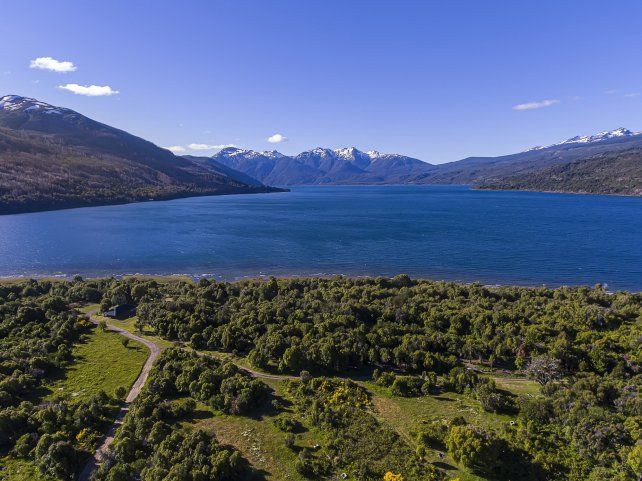 Villa Futalaufquen PN Los Alerces--Patagonia Andina-Argentina