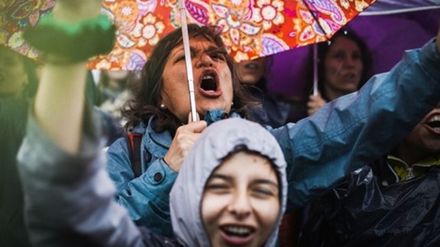 se marcha igual. Un grupo se movilizó igual para pedir que respeten a las disidencias sexuales.&nbsp;
