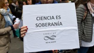 En Rosario la movilización en defensa de la universidad pública arranca a las 16 en la Plaza Motenegro, desde ahí se marchará hasta el Monumento Nacional a la Bandera.&nbsp;