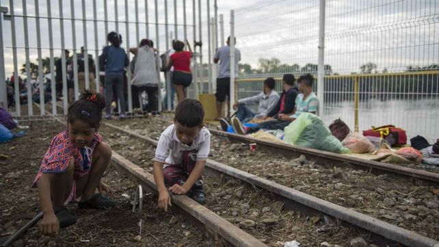 Muchos más niños que los admitidos fueron separados