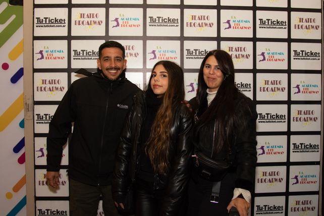 Néstor Selva, Martina di Giorgio y Antonella Santamaria