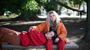Dolores Fonzi y Toto Rovito son madre e hijo en Blondi, la ópera prima de la actriz que llega a plataformas este mes.