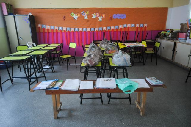 El ministro de Educación Goity confirmó que los docentes que adhieran a la huelga de estes jueves