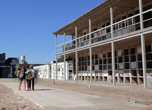 Cementerio Municipal: nuevas galerías, espacios verdes para nichos y cámaras de seguridad